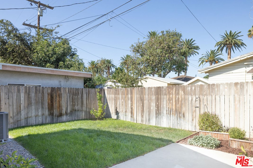1727 39th Pl, Los Angeles CA  90062-1339 exterior