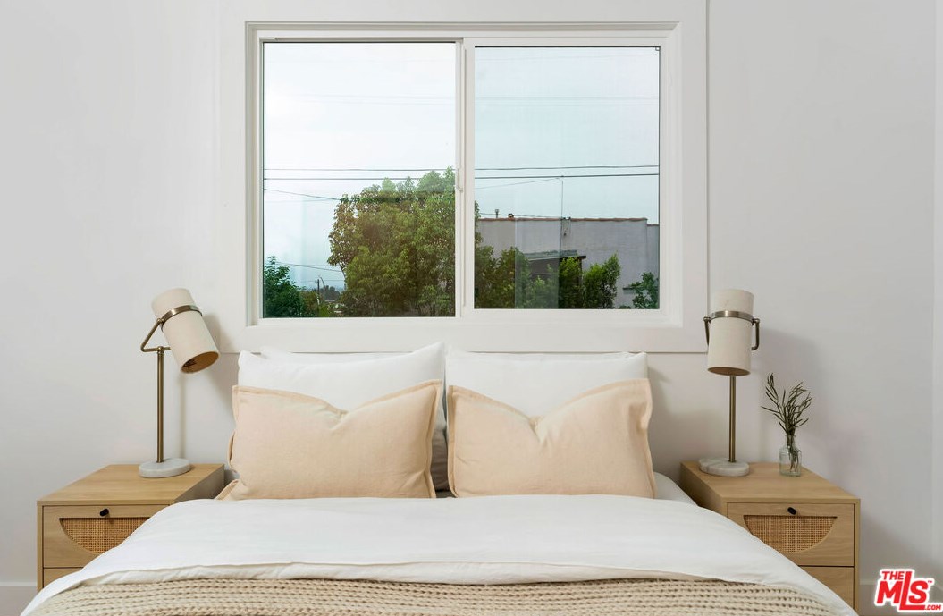 2041 Palm Grove Ave, Los Angeles CA  90016-1631 exterior