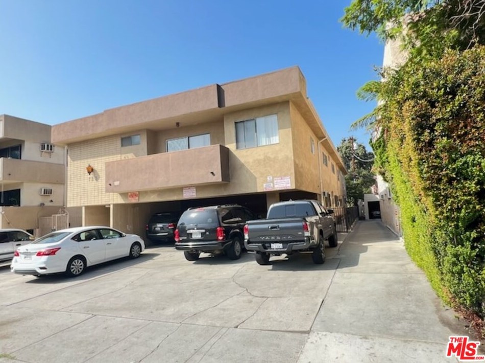 733 Hayworth Ave, Los Angeles, CA 90046-7122