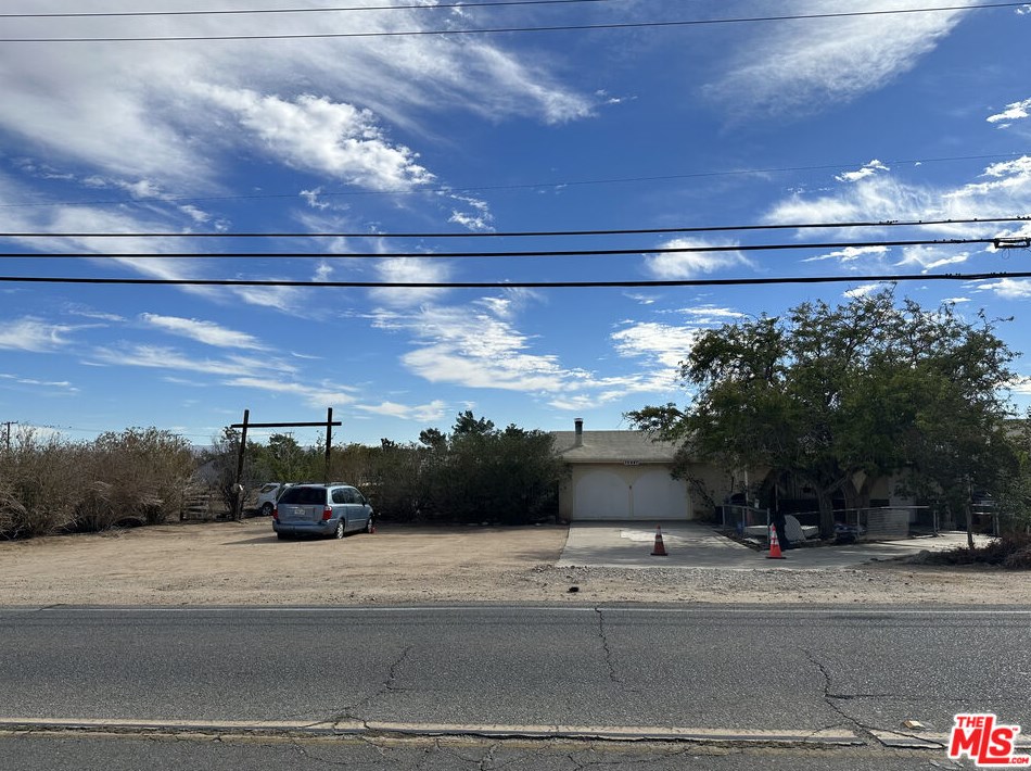 10487 11th Ave, Hesperia, CA 92345-2517