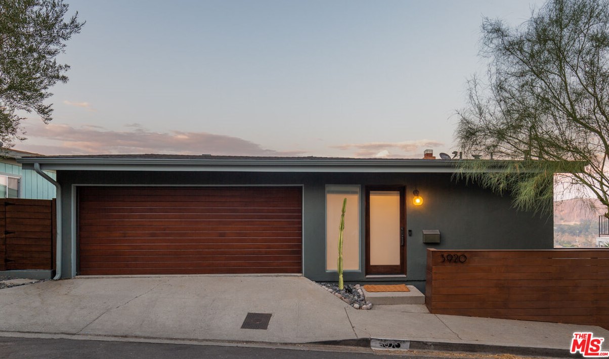 3920 Point Dr, Los Angeles, CA 90065-2542