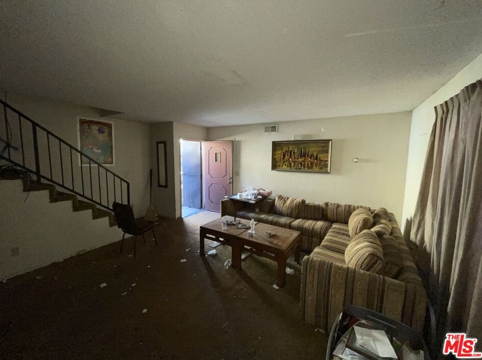 1550 47th St, Los Angeles, CA 90011-4322