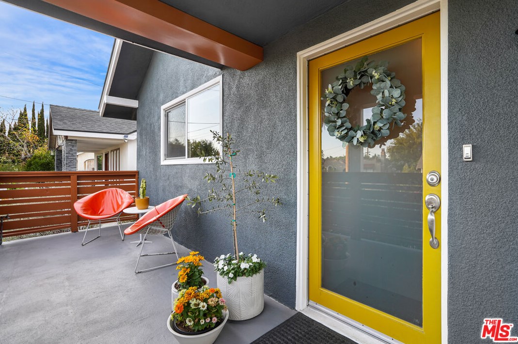 6091 Meridian St, Los Angeles CA  90042-2742 exterior