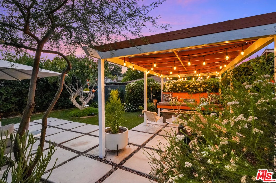 6091 Meridian St, Los Angeles CA  90042-2742 exterior
