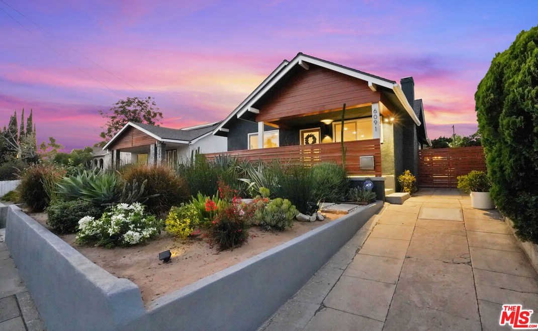 6091 Meridian St, Los Angeles, CA 90042-2742