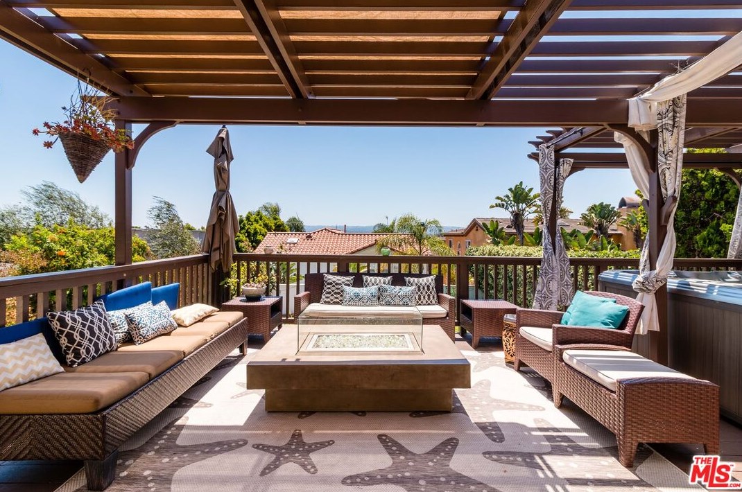 2118 Harriman Ln, Redondo Beach, CA 90278