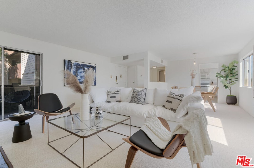 15060 Victory Blvd #105, Van Nuys, CA 91411