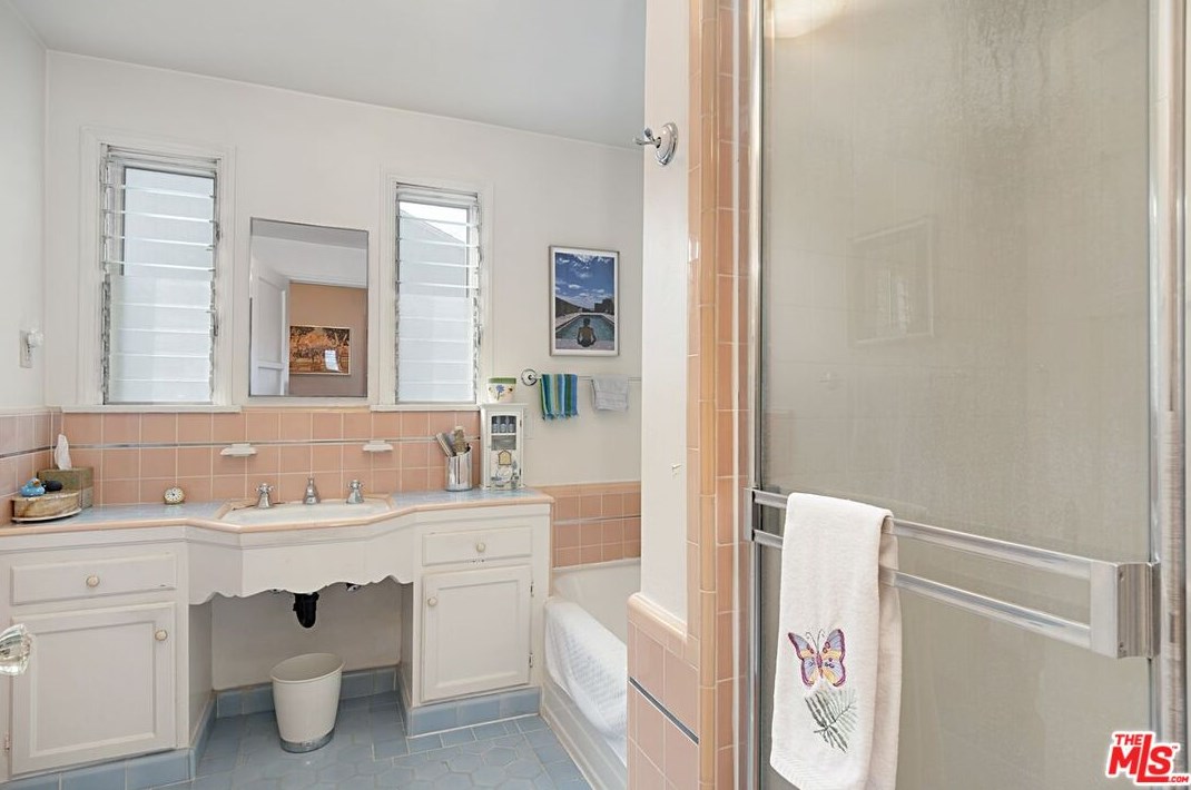 1717 Preuss Rd, Los Angeles CA  90035-4311 exterior