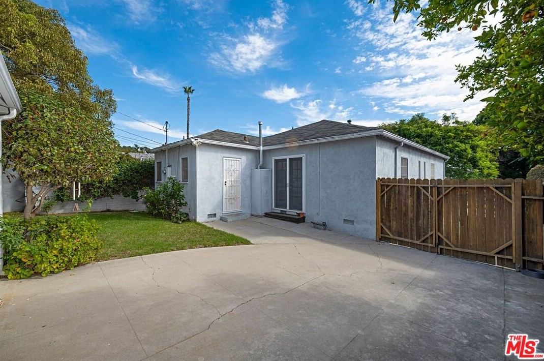 1717 Preuss Rd, Los Angeles CA  90035-4311 exterior