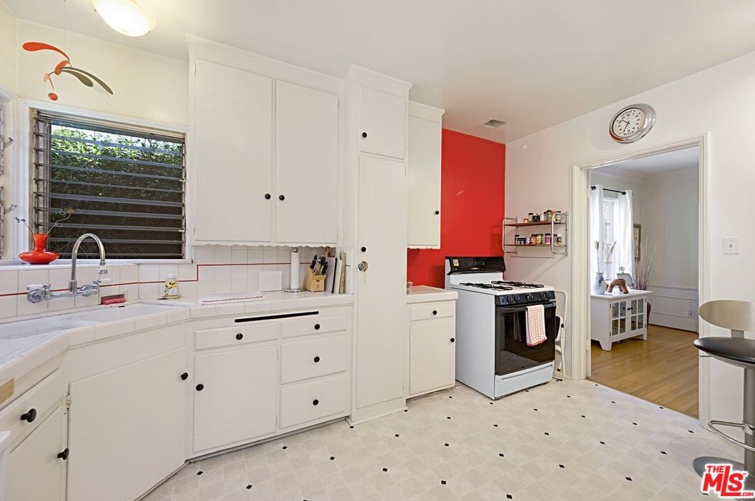 1717 Preuss Rd, Los Angeles CA  90035-4311 exterior