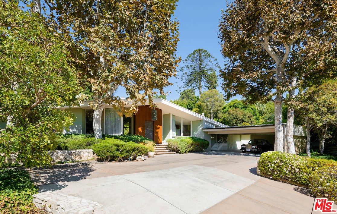 1005 Summit Dr, Beverly Hills, CA 90210-2814