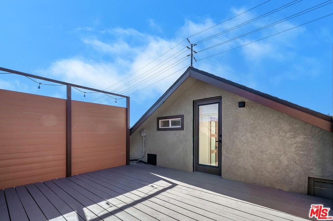 1238 Virgil Ave, Los Angeles CA  90029-2018 exterior
