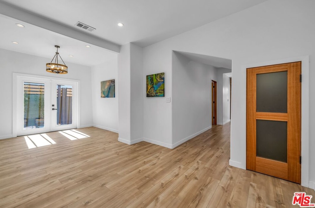 1238 Virgil Ave, Los Angeles CA  90029-2018 exterior