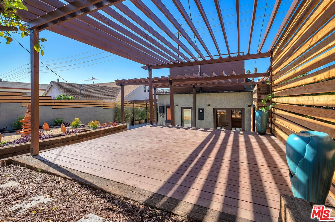 1238 Virgil Ave, Los Angeles CA  90029-2018 exterior