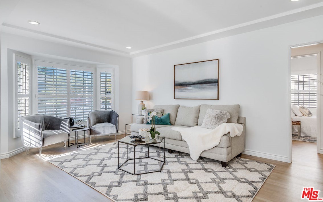 8026 Westlawn Ave, Los Angeles, CA 90045-2751