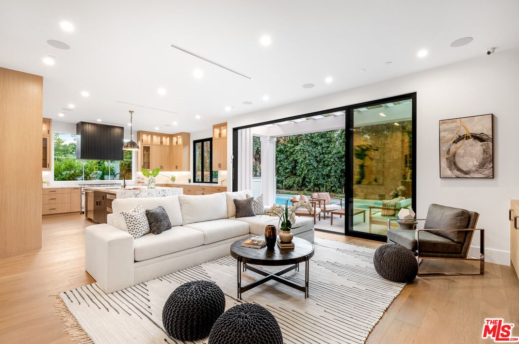1773 Preuss Rd, Los Angeles CA  90035-4311 exterior