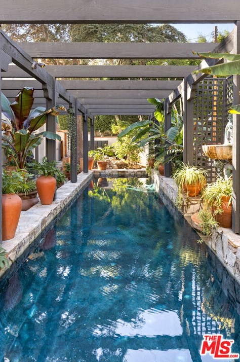 8228 Marmont Ln, Los Angeles CA  90069-1624 exterior