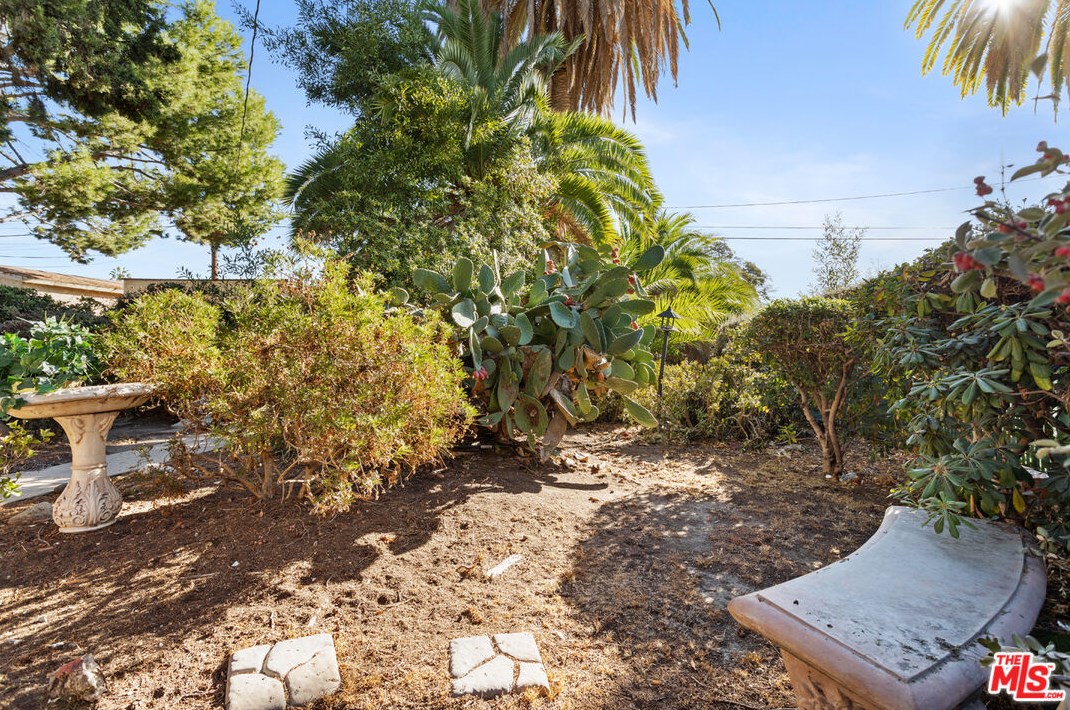 5470 Chesley Ave, Los Angeles CA  90043-2422 exterior
