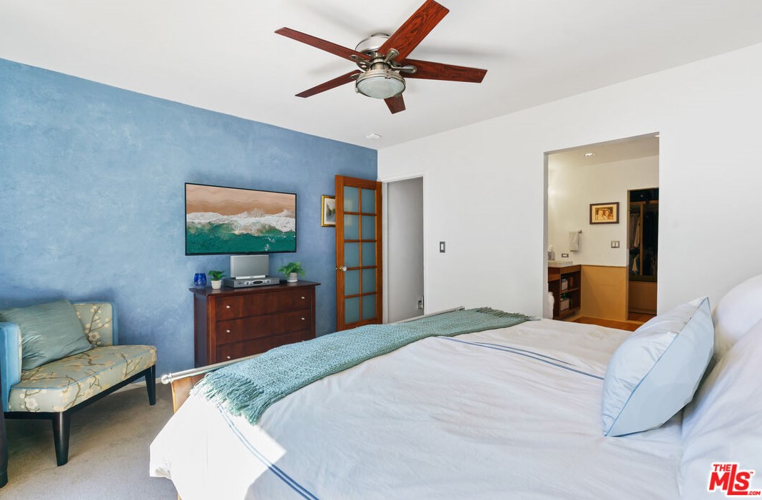 12900 Stanwood Dr, Los Angeles CA  90066-1742 exterior