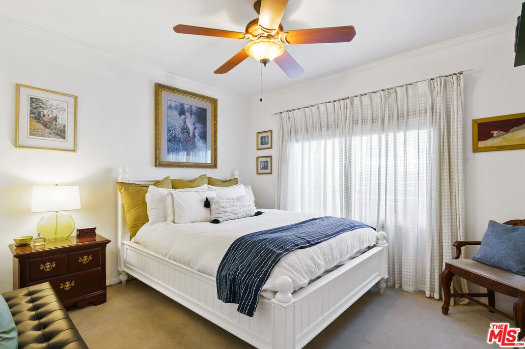 12900 Stanwood Dr, Los Angeles CA  90066-1742 exterior