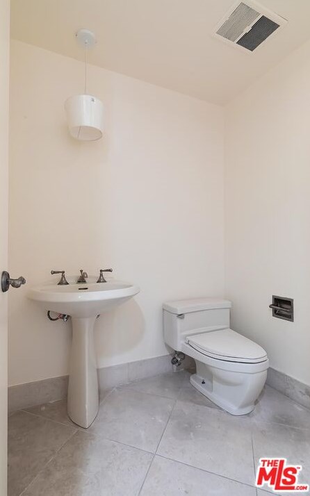 2169 Century Hl, Los Angeles CA  90067-3534 exterior