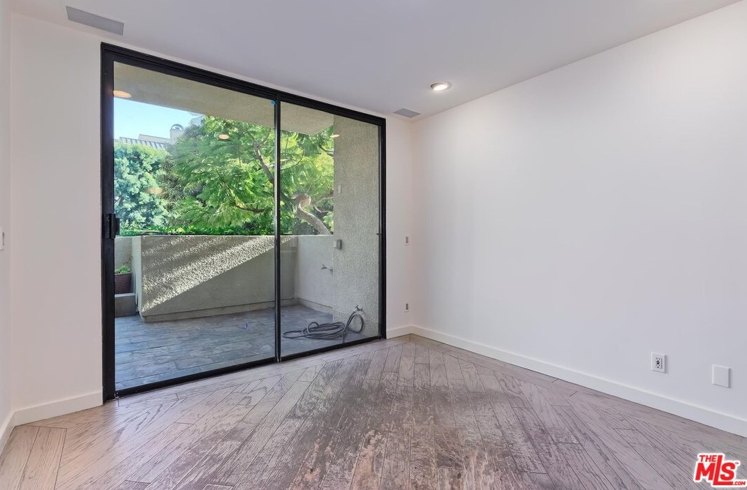 2169 Century Hl, Los Angeles CA  90067-3534 exterior