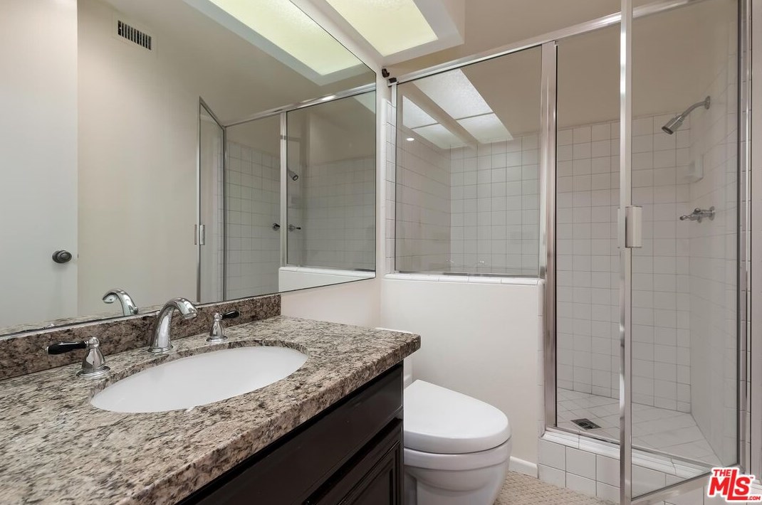 2169 Century Hl, Los Angeles CA  90067-3534 exterior