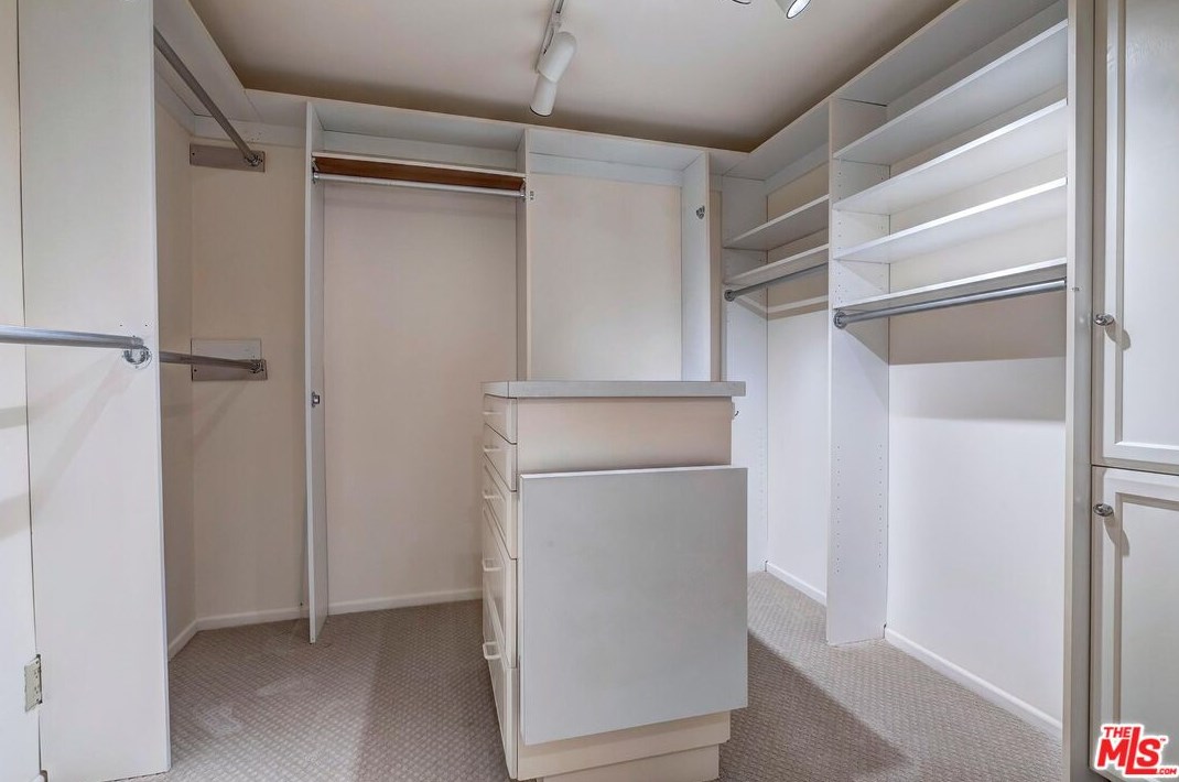 2169 Century Hl, Los Angeles CA  90067-3534 exterior