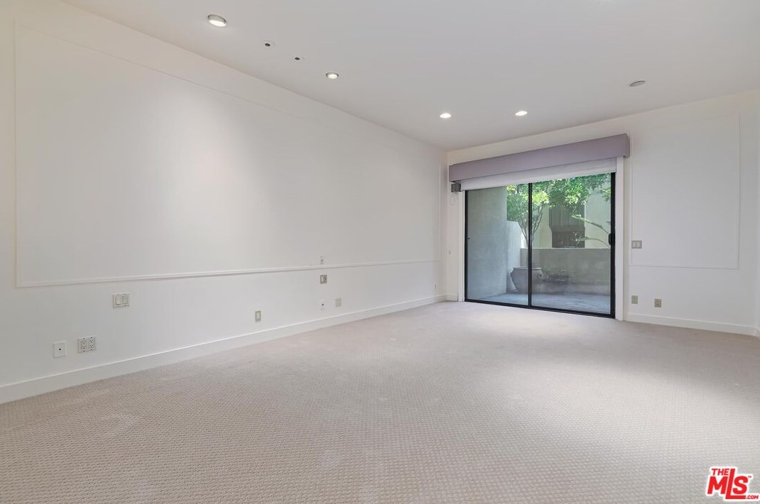 2169 Century Hl, Los Angeles CA  90067-3534 exterior