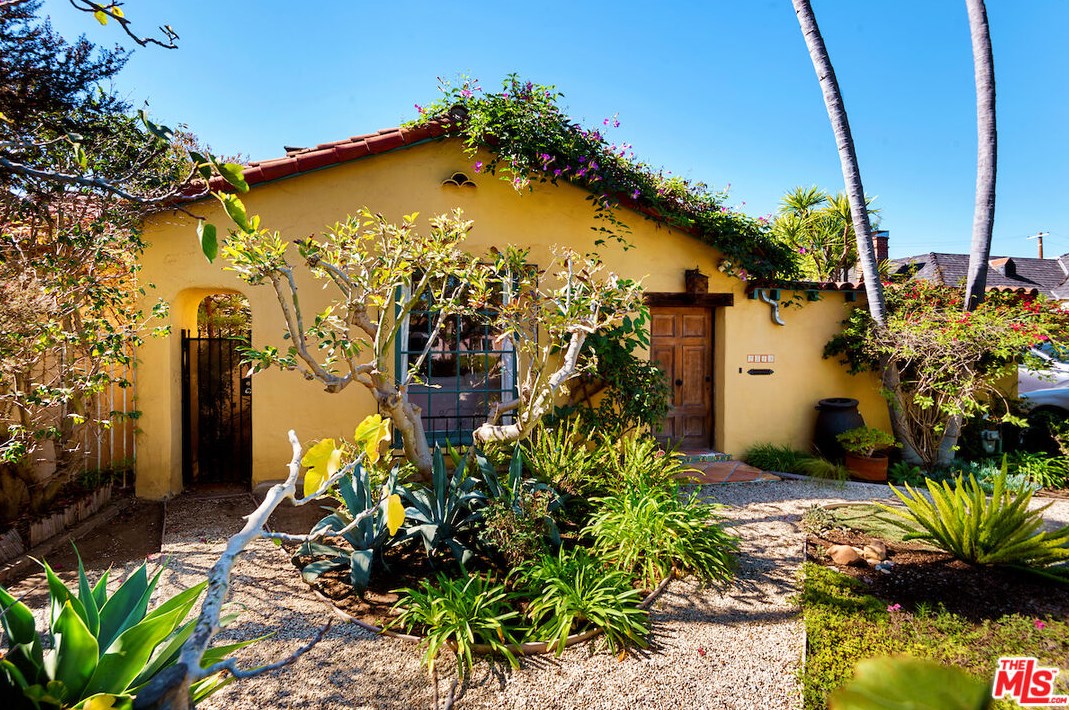 2543 Veteran Ave, Los Angeles, CA 90064-3232