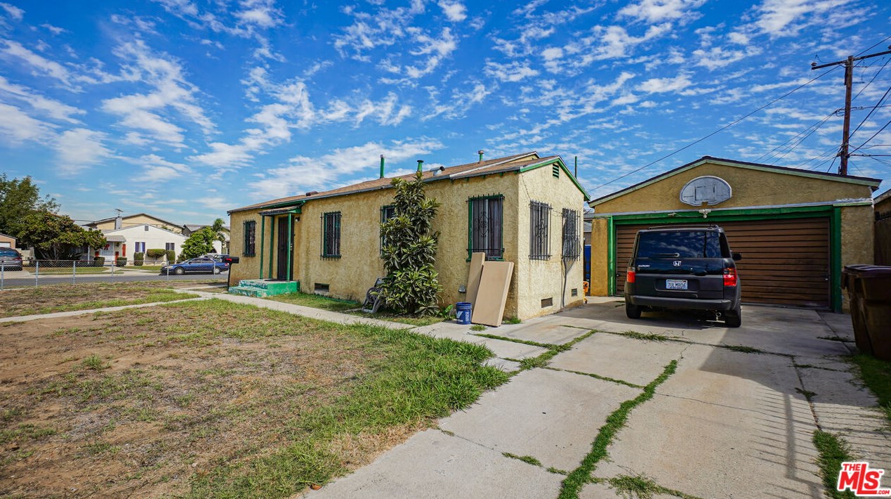2118 Dern Ave, Los Angeles, CA 90059-3651