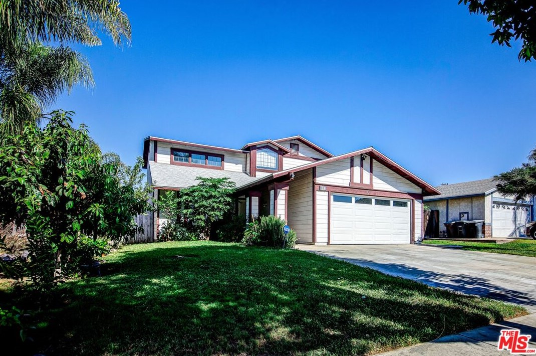 981 W Long Beach Dr, Colton, CA 92324