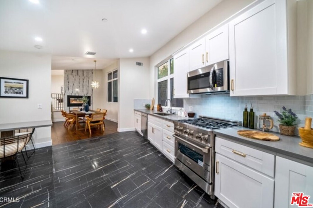 1703 Hill Dr, South Pasadena, CA 91030