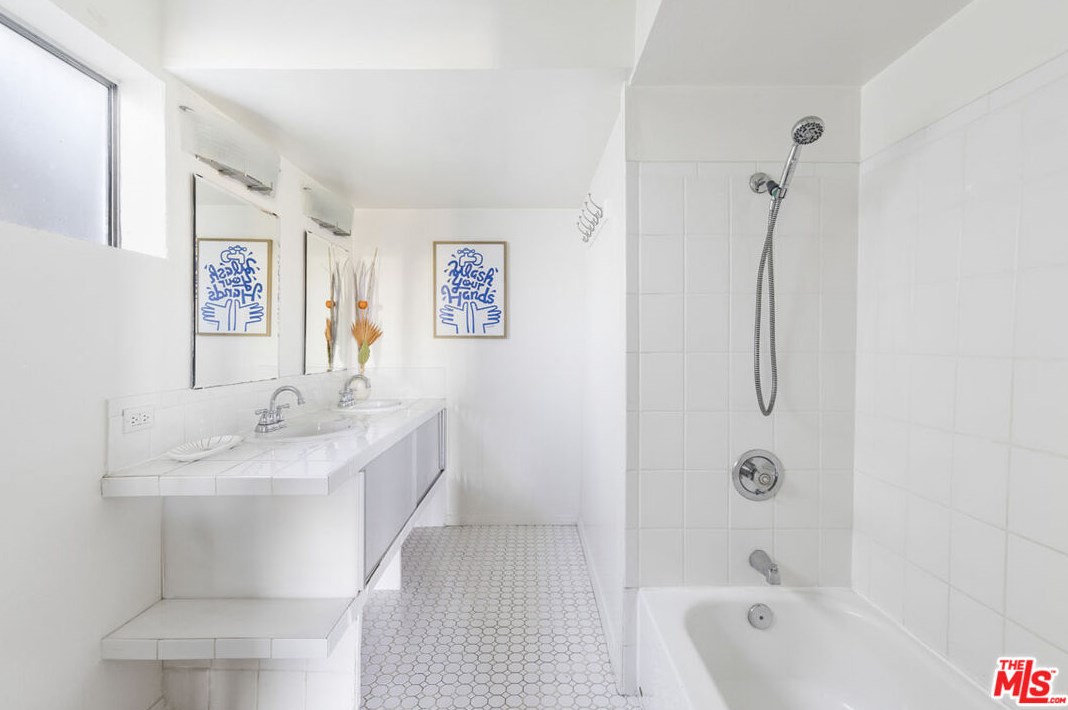 2352 Silver Ridge Ave, Los Angeles CA  90039-3646 exterior