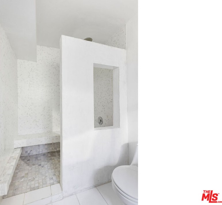 2352 Silver Ridge Ave, Los Angeles CA  90039-3646 exterior