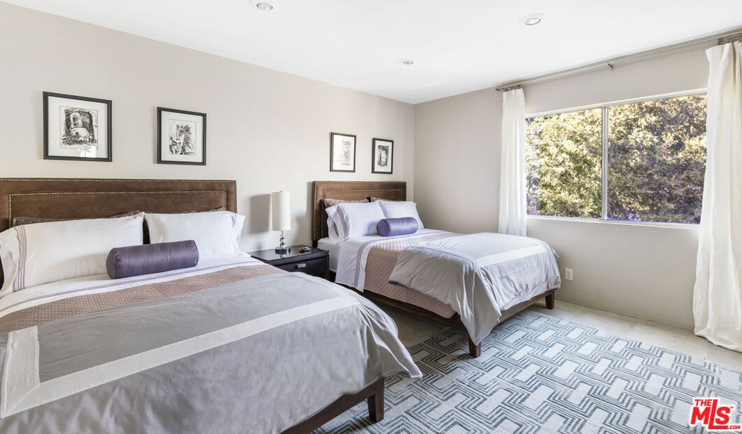 2352 Silver Ridge Ave, Los Angeles CA  90039-3646 exterior