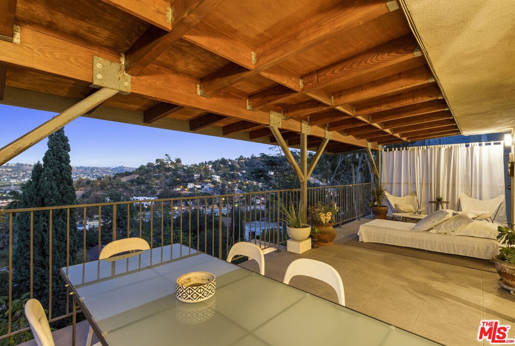 2352 Silver Ridge Ave, Los Angeles CA  90039-3646 exterior