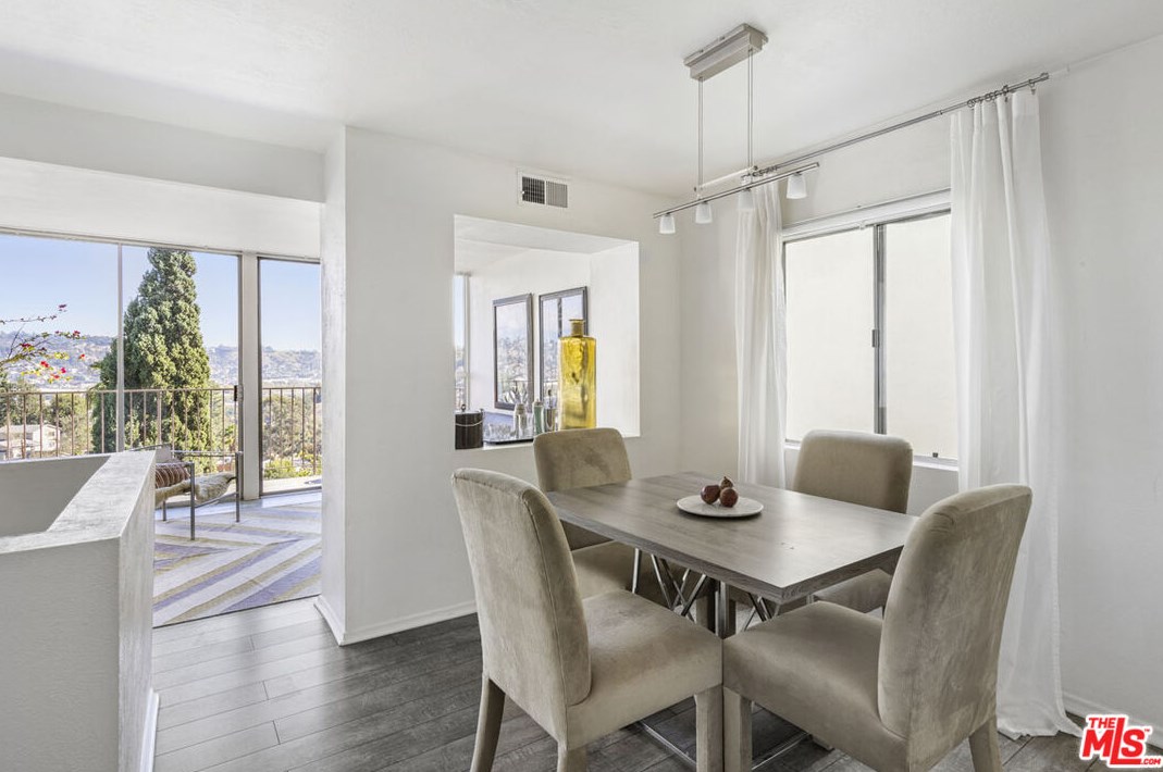 2352 Silver Ridge Ave, Los Angeles CA  90039-3646 exterior