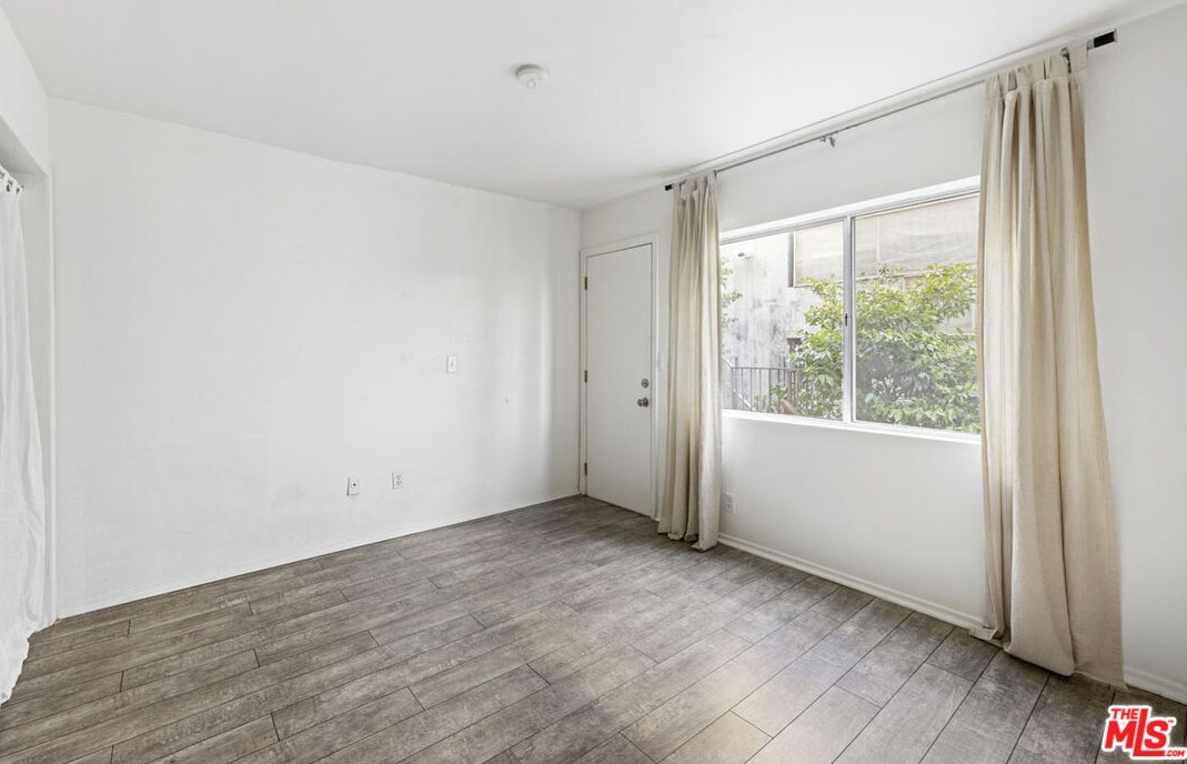 2352 Silver Ridge Ave, Los Angeles CA  90039-3646 exterior