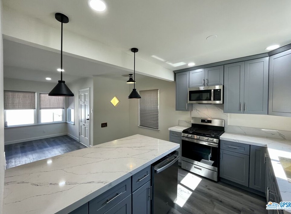 8771 Hooper Ave, Los Angeles, CA 90002-1148