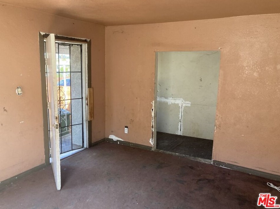 438 Sloat St, Los Angeles, CA 90063-2856