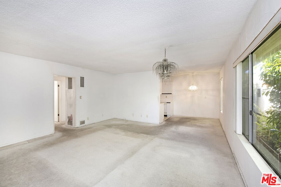 943 9th St #9, Santa Monica, CA 90403