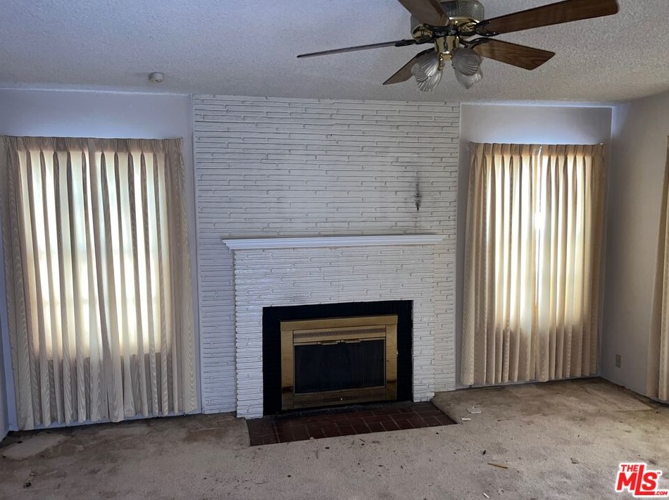 12609 Ainsworth St, Los Angeles, CA 90044-3828
