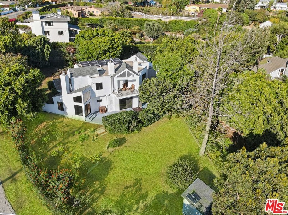 5960 Busch Dr, Malibu, CA 90265-3810