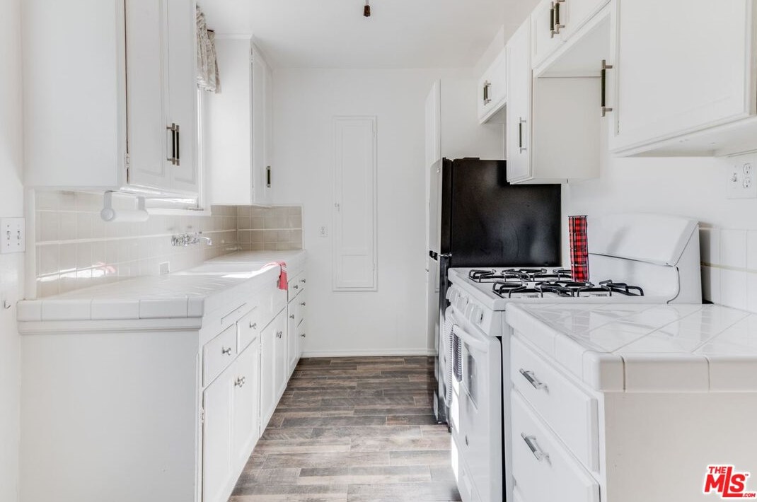 634 Sheldon St, El Segundo CA  90245-3035 exterior