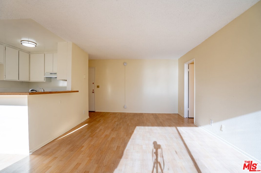 210 La Fayette Park Pl, Los Angeles CA  90057-1357 exterior