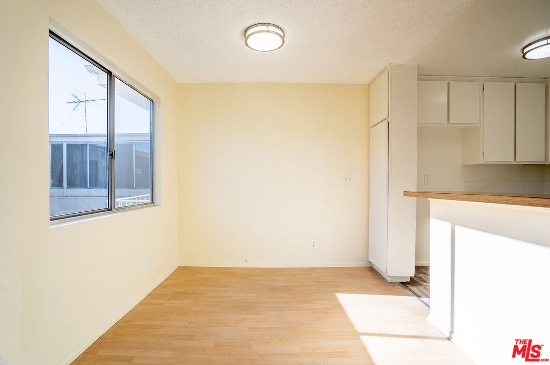 210 La Fayette Park Pl, Los Angeles CA  90057-1357 exterior