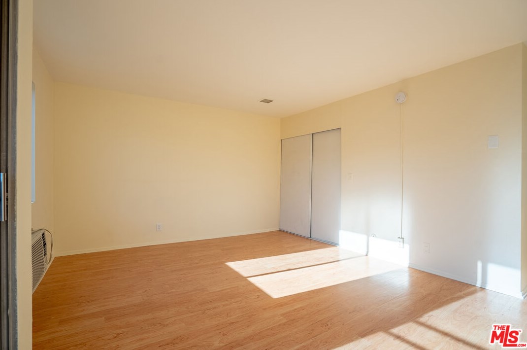 210 La Fayette Park Pl, Los Angeles CA  90057-1357 exterior