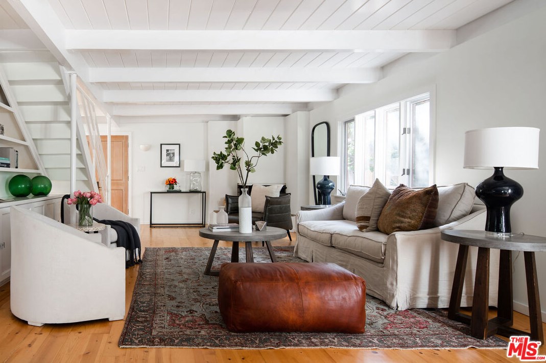 12179 Greenock Ln, Los Angeles, CA 90049-2849