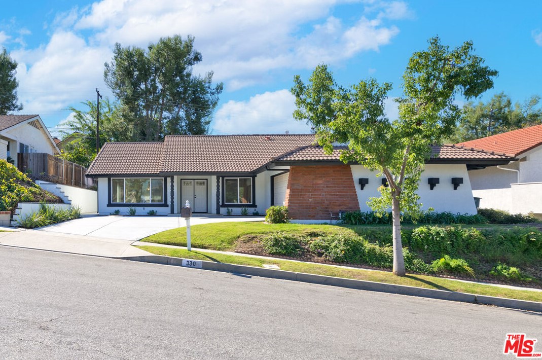 330 W Country Hills Dr, La Habra, CA 90631
